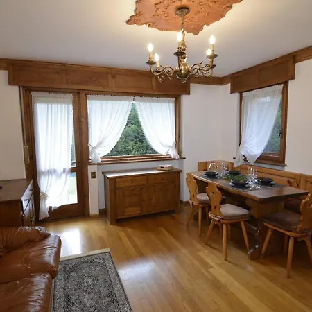 Apartment Punta Nera: Con Giardino E Wifi Zuel